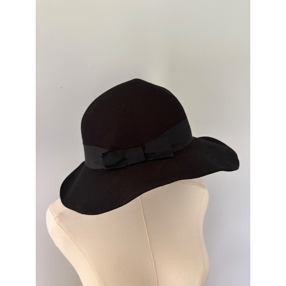 Vtg Burberrys Woman's Wool Cloche Hat Black Bow Detail